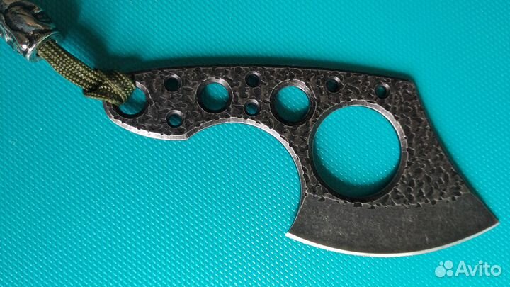 Нож с темляком и бусиной