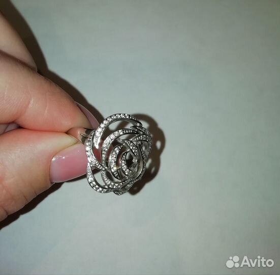 Серебряное кольцо женское