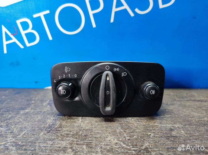 Блок управления светом Ford Fiesta Mk6