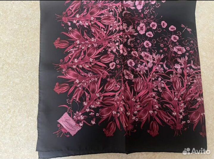 Итальянский платок gucci