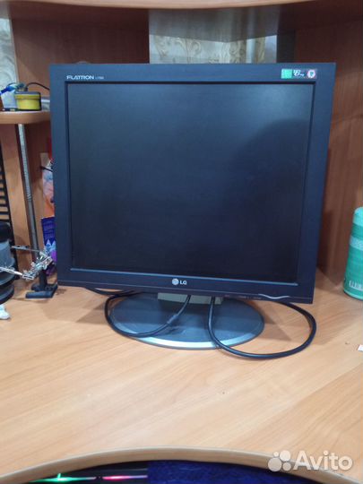Монитор LG-L1732s