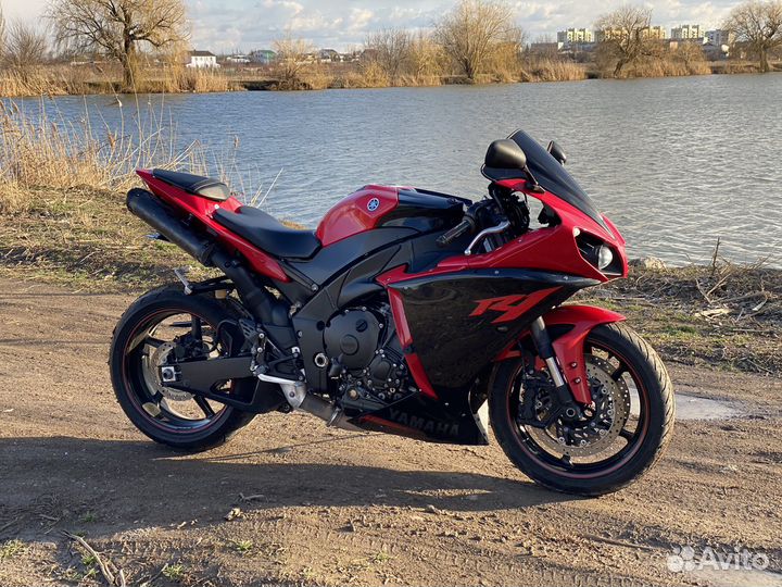 Yamaha R1 2013