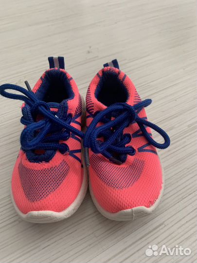 Кроссовки на девочку