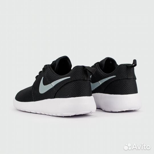 Кроссовки Nike Roshe Run Black / White Wmns