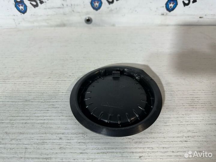 Колпачек двери задний правый Skoda Octavia A7