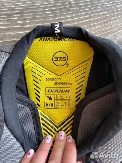 Нагрудник хоккейный bauer supreme 1s