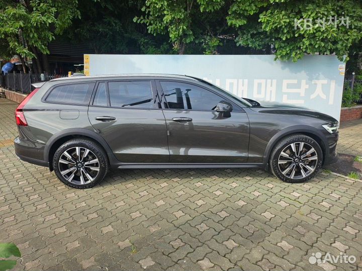 Volvo V60 Cross Country 2.0 AT, 2022, 47 158 км