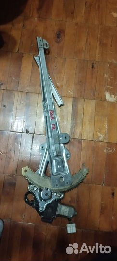 Стеклоподъёмник передний правый Субару BE5 рест