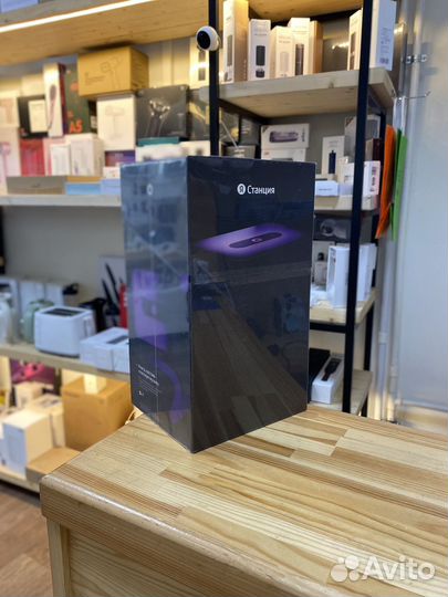 Умная колонка Яндекс Станция 2 с Алисой