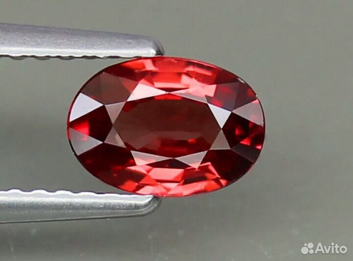 Природный красный циркон гиацинт