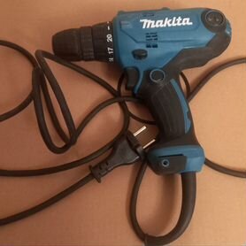 Шуруповерт-дрель Makita DF0300