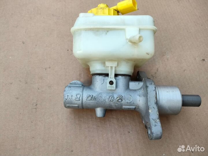 Главный тормозной цилиндр Skoda Octavia A4