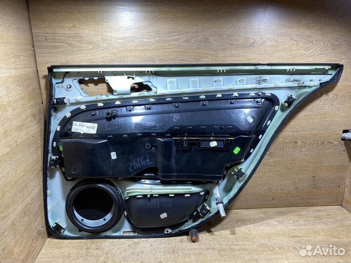 Обшивка задняя левая Skoda Superb 1 79142