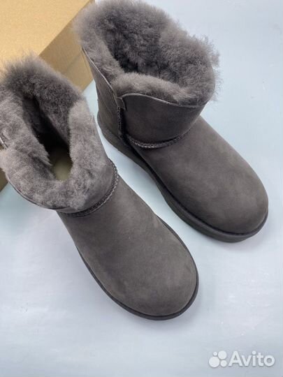 Женские Ugg Bailey Zip Mini на молнии