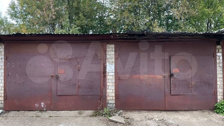 Гараж, > 30 м²