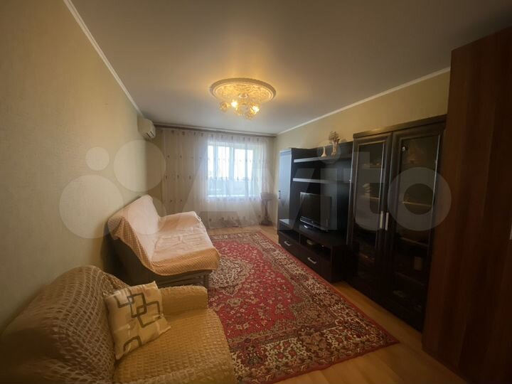 1-к. квартира, 53 м², 3/10 эт.