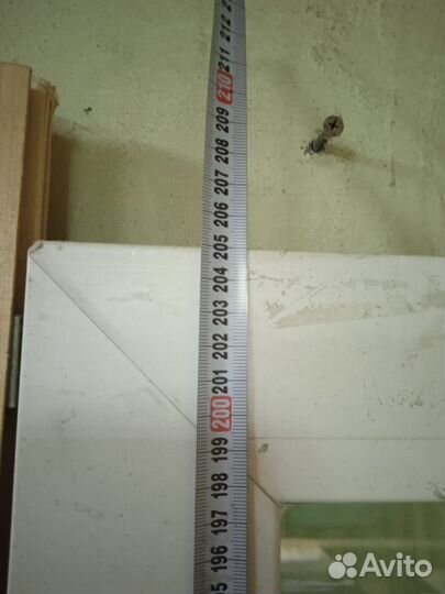 Дверь пластиковая со стеклом