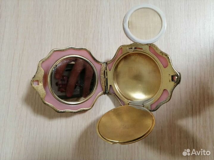 Пудреница серебро