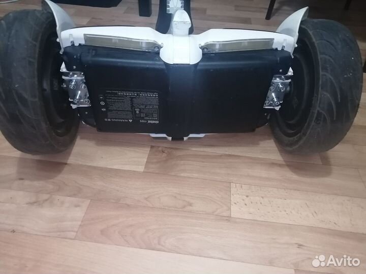 Продаю гироскутер Xiaomi Ninebot Mini S белый