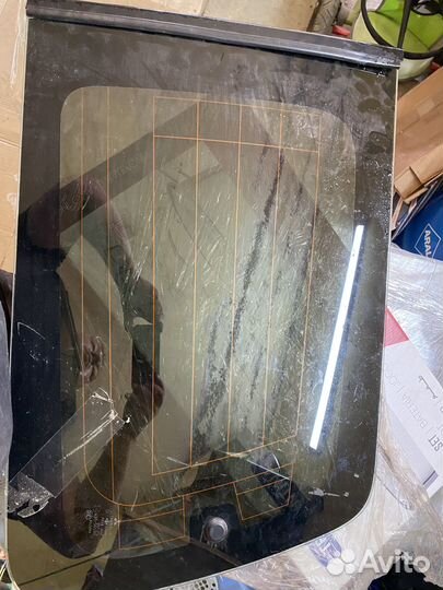 Стекло кузовное Mitsubishi Pajero 4 левое