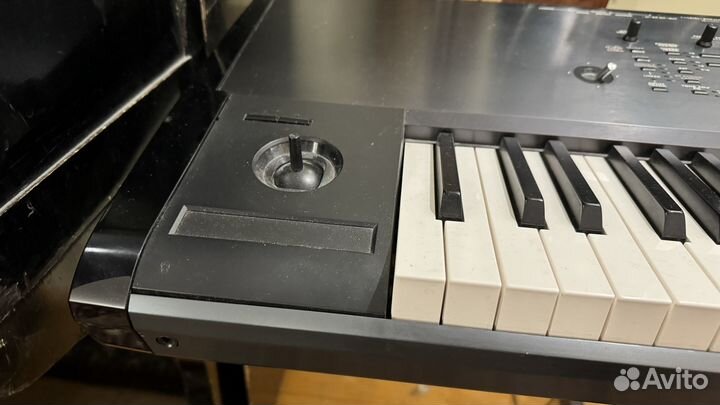 Рабочая станция Korg Kronos X-88