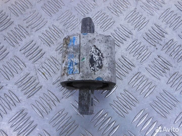 Опора коробки передач задняя Мерседес w221