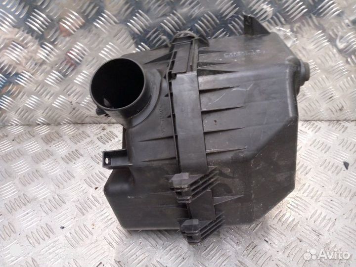 Корпус воздушного фильтра Toyota Rav4 XA30 2AD-FTV