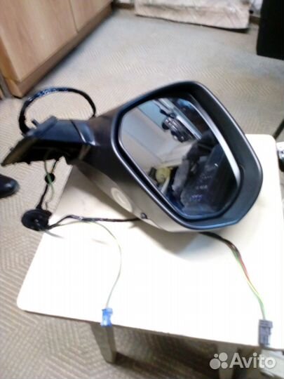 Продам наружное зеркало правое Citroen C4 picasso