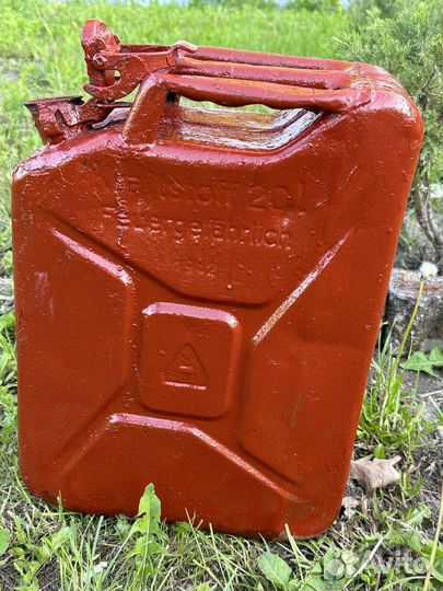 Канистры металлические 20 литров