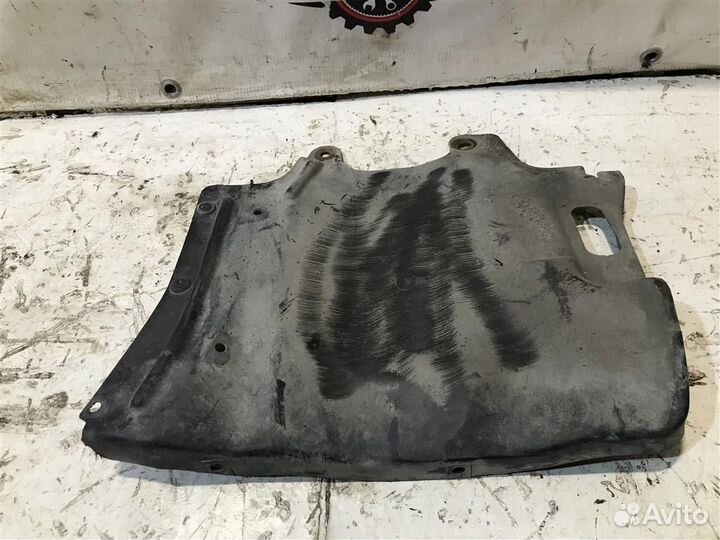 Пыльник двигателя Mitsubishi Lancer 9