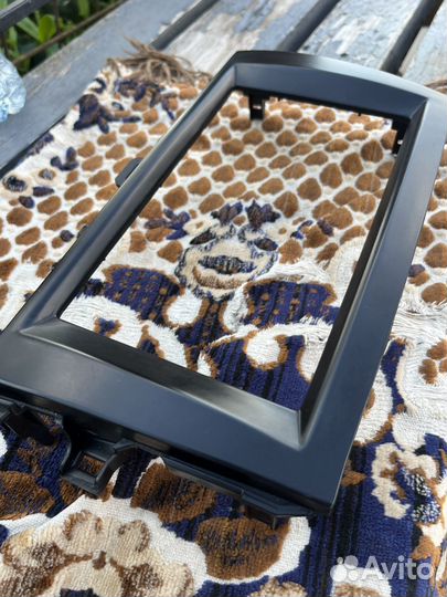 Продам 2 Din рамку на тойота королла Е150 кузов