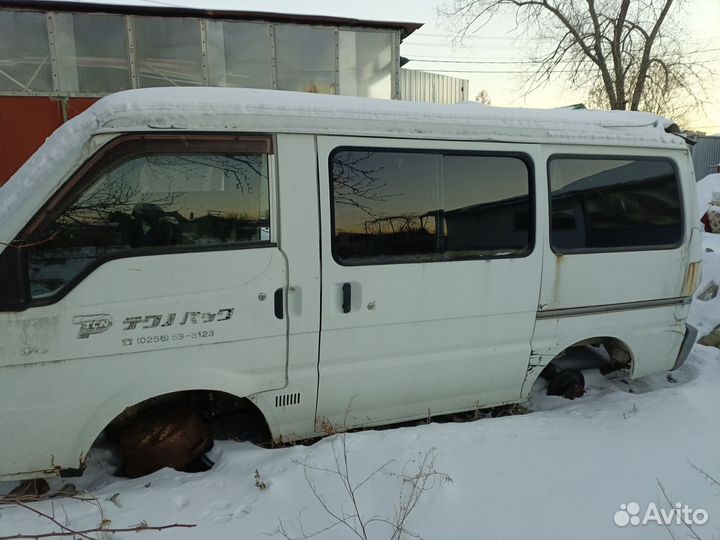 Кузав на Ниссан Ванетта