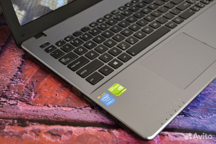 Ноутбук Asus / Core i7 / SSD + HDD / RAM 8Gb