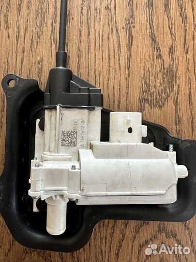 Доводчик двери мерседес GLE