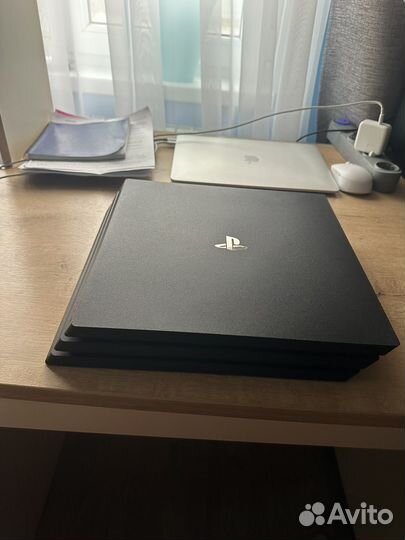 Продам Sony Playstation 4 pro 1tb