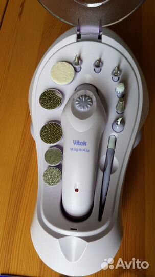 Маникюрный/педикюрный набор c сушкой Vitek VT-2201