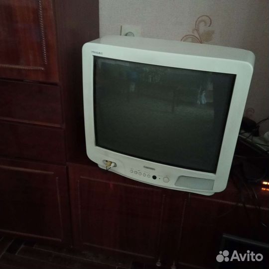 Телевизор samsung
