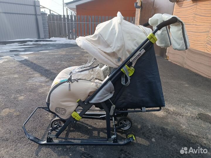 Детские санки на колесах