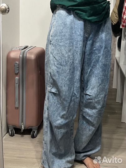 Джинсы широкие