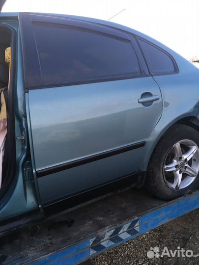 Задняя левая дверь Фольксваген Пассат Б5, Б5+