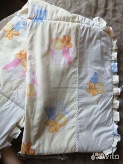 Бортики в кроватку с балдахином