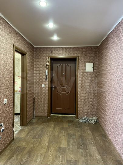 2-к. квартира, 57 м², 3/10 эт.