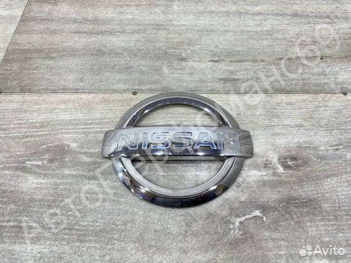 Эмблема задняя Nissan X-Trail T32 (с 2013)