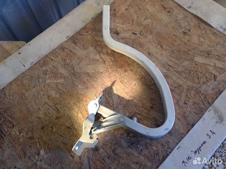 Петля крышки багажника Kia Rio 3