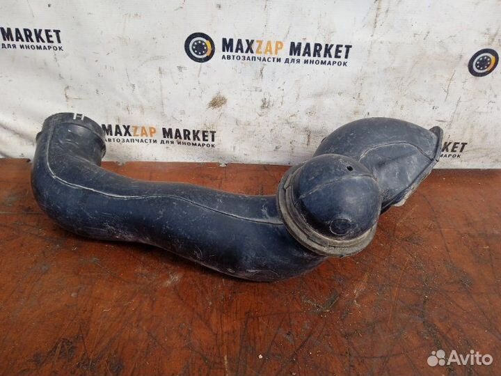 Патрубок воздухозаборника Ford Maverick 2002 (б/у)