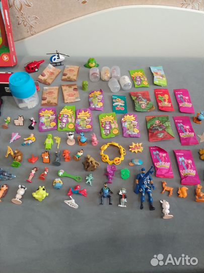 Мелкие игрушки и Лего пакетом