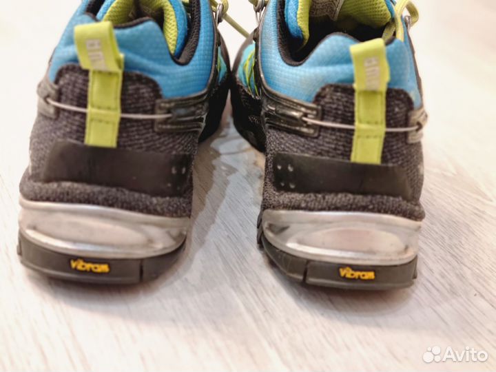 Трекинговые кроссовки salewa