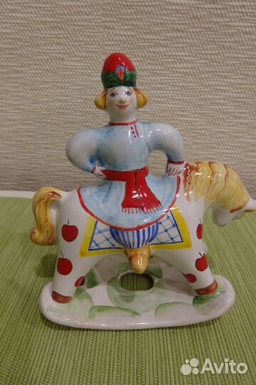 Ярославская майолика «Удалой парень на коне»