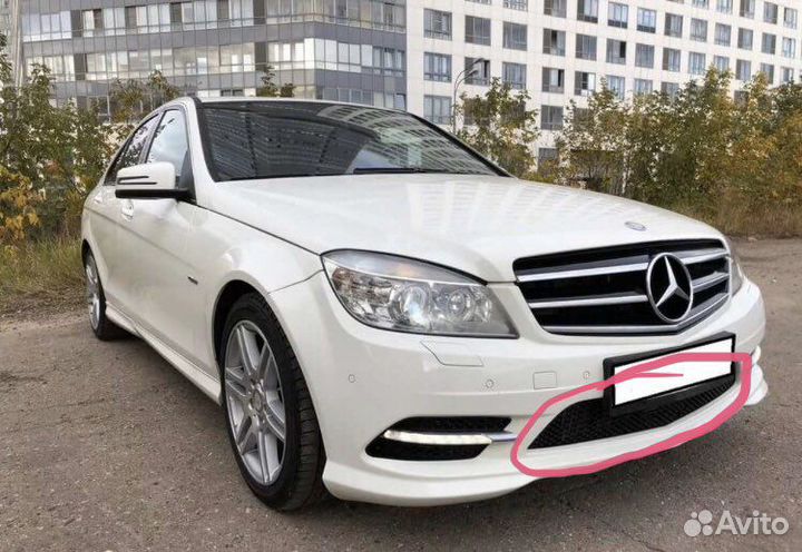 Mercedes W204 решётка в бампер