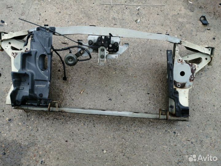 Рамка радиатора Nissan March K12